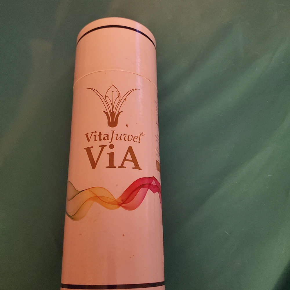 NWOT VITAJUWEL VIA Fitness Glass Water BOTTLE 16.9FL.OZ